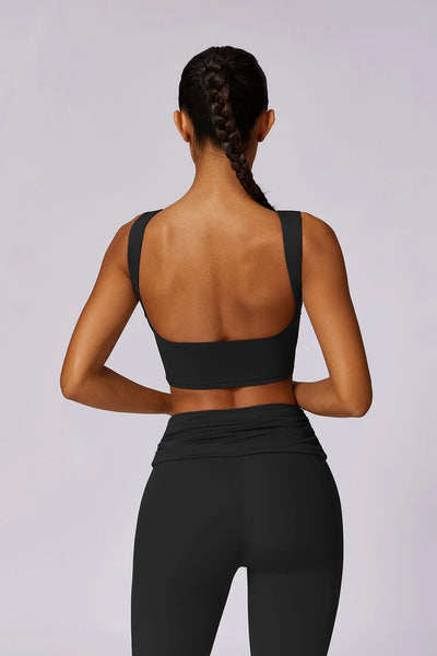 MALYRA Stilvolles Sport-Outfit: Zweiteiliges Set mit rückenfreiem Top