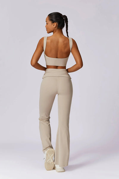 MALYRA Stilvolles Sport-Outfit: Zweiteiliges Set mit rückenfreiem Top